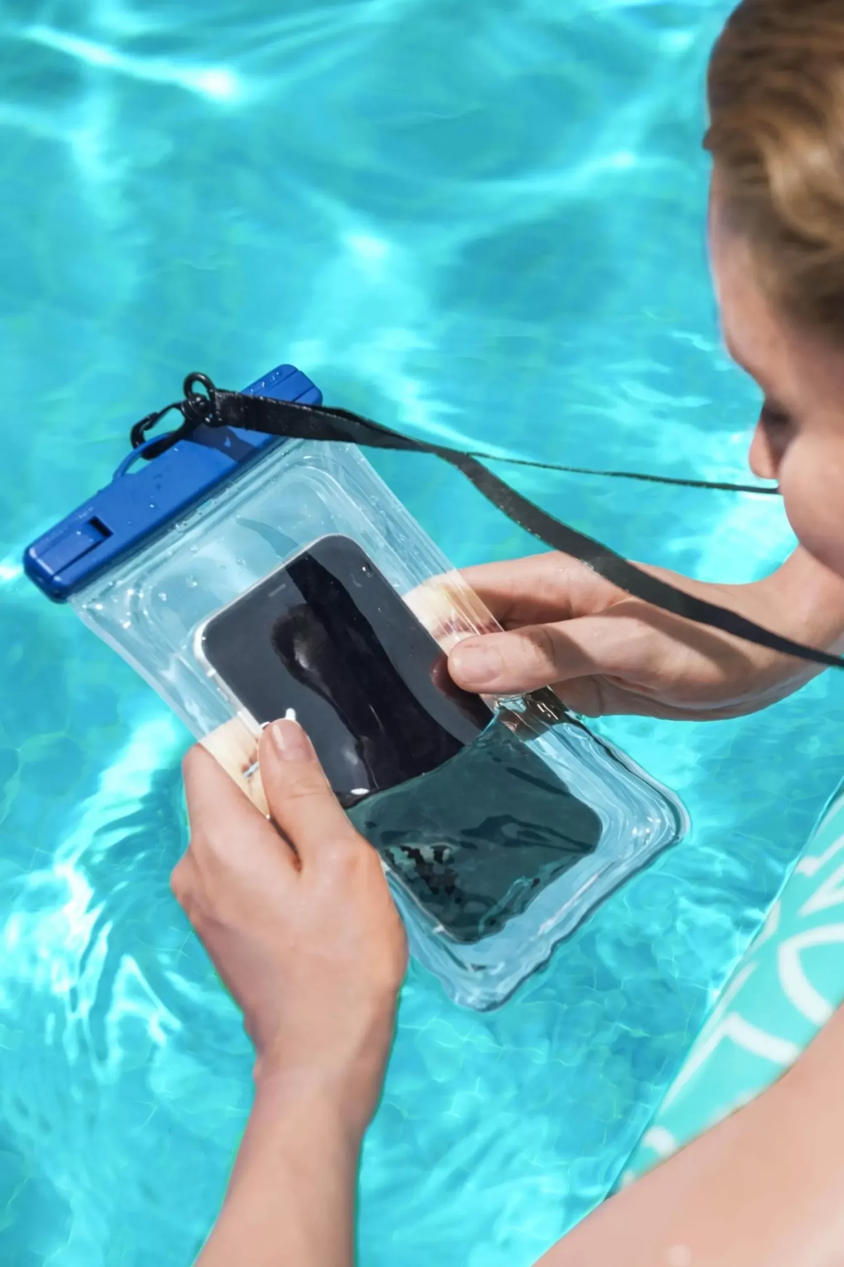 Bestway Pool Accessories<H2Ogo! Splash Guard Waterproof Smart Phone Case, Most Iphone/ Samsung/ Android Phones Up To 7" Long